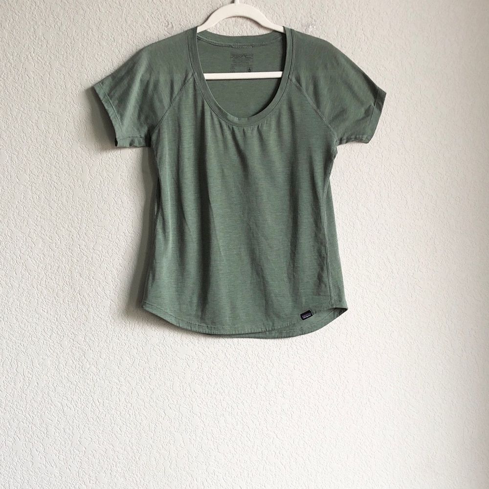 Patagonia Capilene Cool Trail Scoop Neck Short Sleeve Tee Green Small